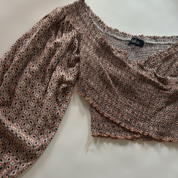 Off-Shoulder Patterned Top - Picture 2 of 7